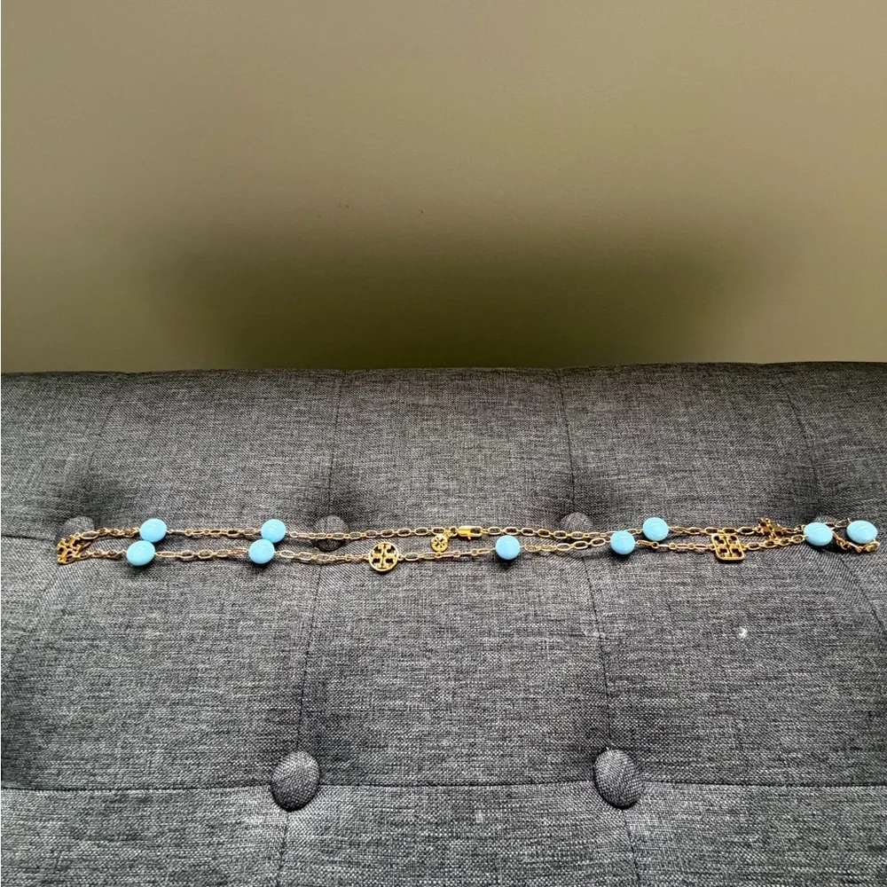 Tory Burch - Long Gold-Tone Necklace with Turquoise Blue Beads and TB Logos - Picture 2 of 8